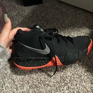 Basketball men’s shoes